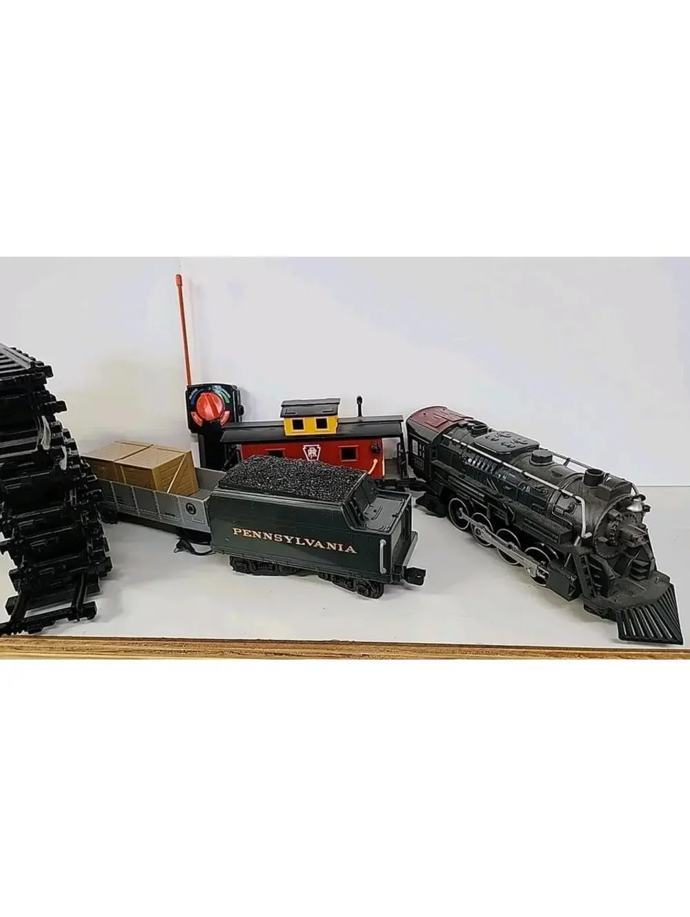 Lionel Train Set Pennsylvania Flyer Freight 561 Polar Express Train Cars & Track